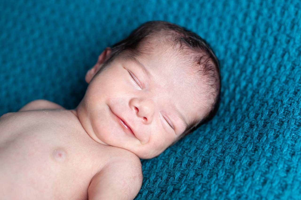 Photos nouveau ne newborn posing Karine A. Photographie 48 1280x853 - Galerie